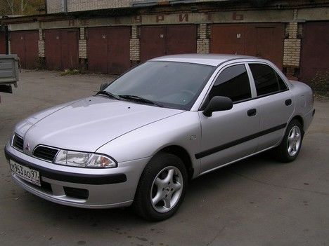 Mitsubishi Carisma  2001